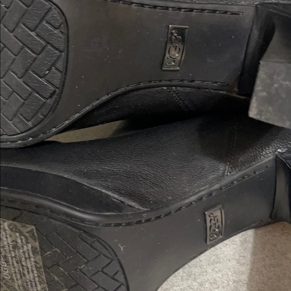 Ugg’s boots used in good condition size 9 - Picture 5 of 11
